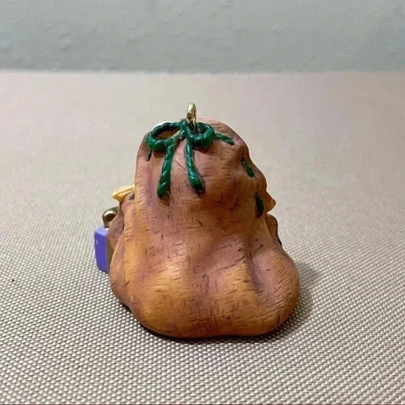 Hallmark 2001 Keepsake Ornament Curius the Elf w/Box - Picture 3 of 8